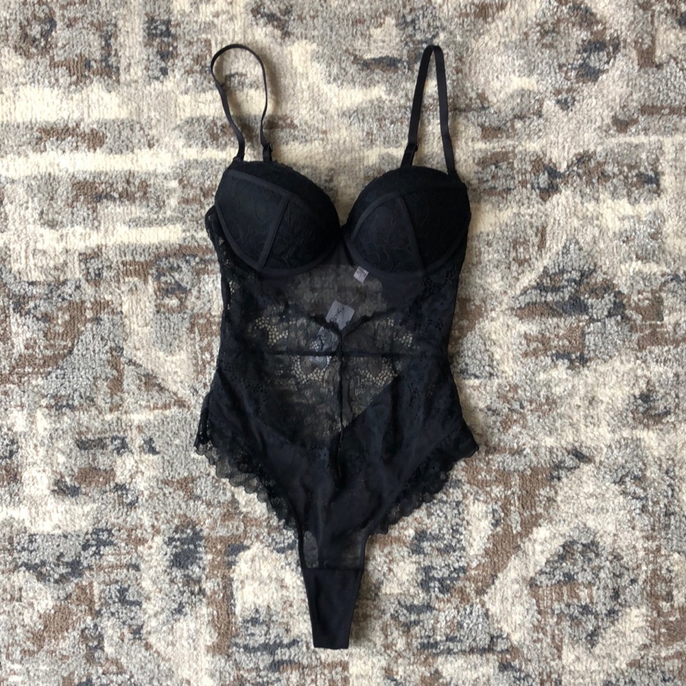 NWT La Vie En Rose Lace Teddy